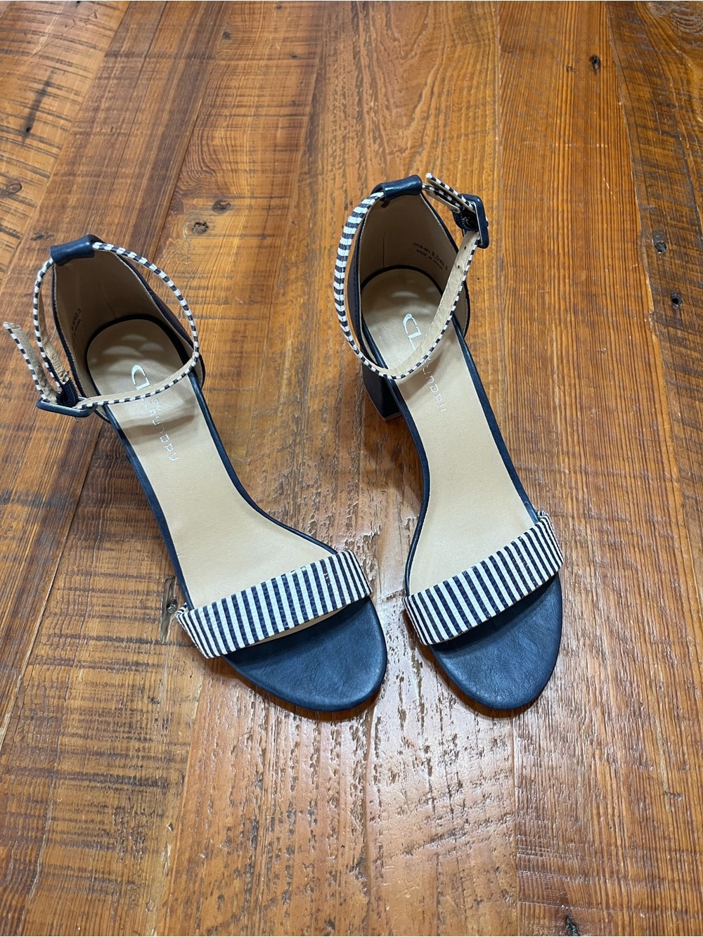 Chinese Laundry “Jody” Block Heel Navy & White Strappy Sandals Size 9 1/2